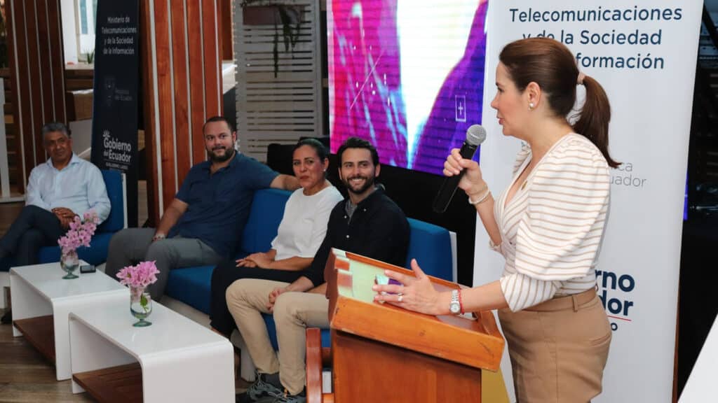 Lanzamiento de Starlink en Ecuador